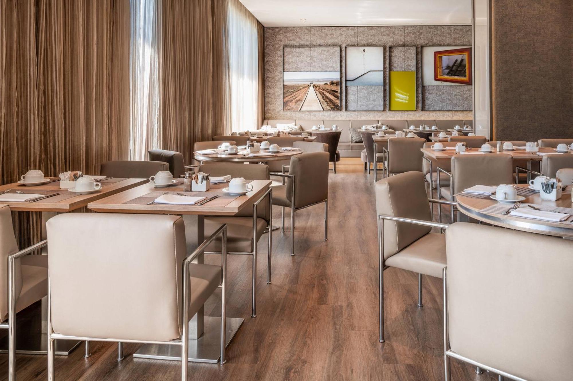 Ac Hotel Malaga Palacio By Marriott — Foto 1